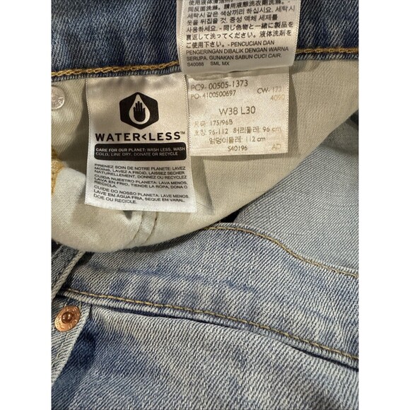 Levi’s 505 Regular Fit Straight Leg Light Wash Denim Jeans 38x30 - Picture 3 of 6